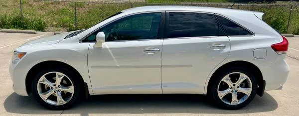 2009 Toyota Venza - Image 2 of 31
