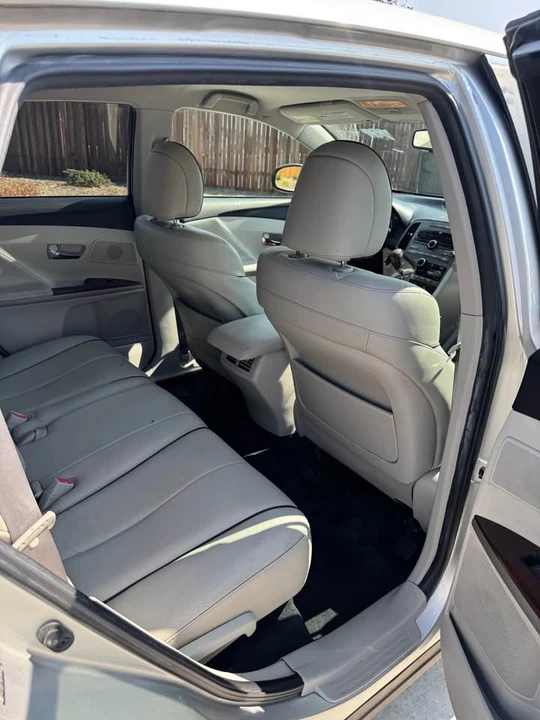 2009 Toyota Venza - Image 9 of 12