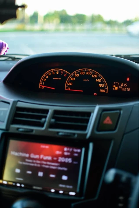 2009 Toyota Yaris - Image 7 of 10