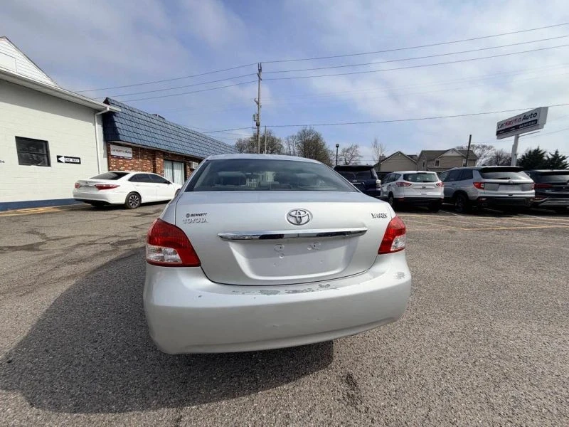 2009 Toyota Yaris - Image 10 of 12