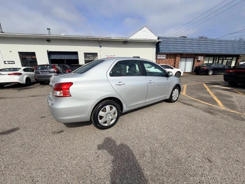 2009 Toyota Yaris - Image 8 of 12