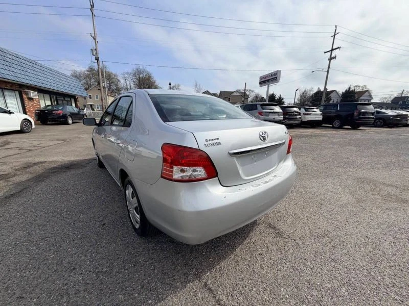 2009 Toyota Yaris - Image 11 of 12