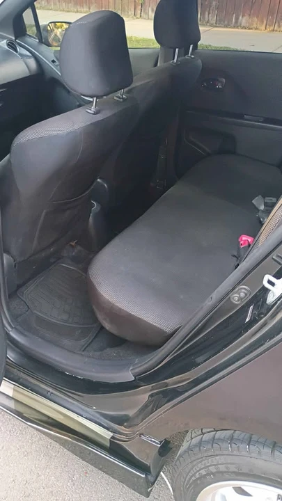 2009 Toyota Yaris - Image 12 of 15