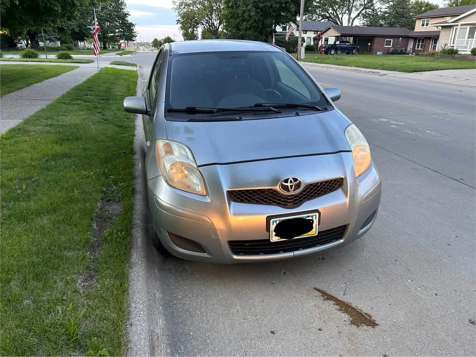 2009 Toyota Yaris - Image 2 of 11