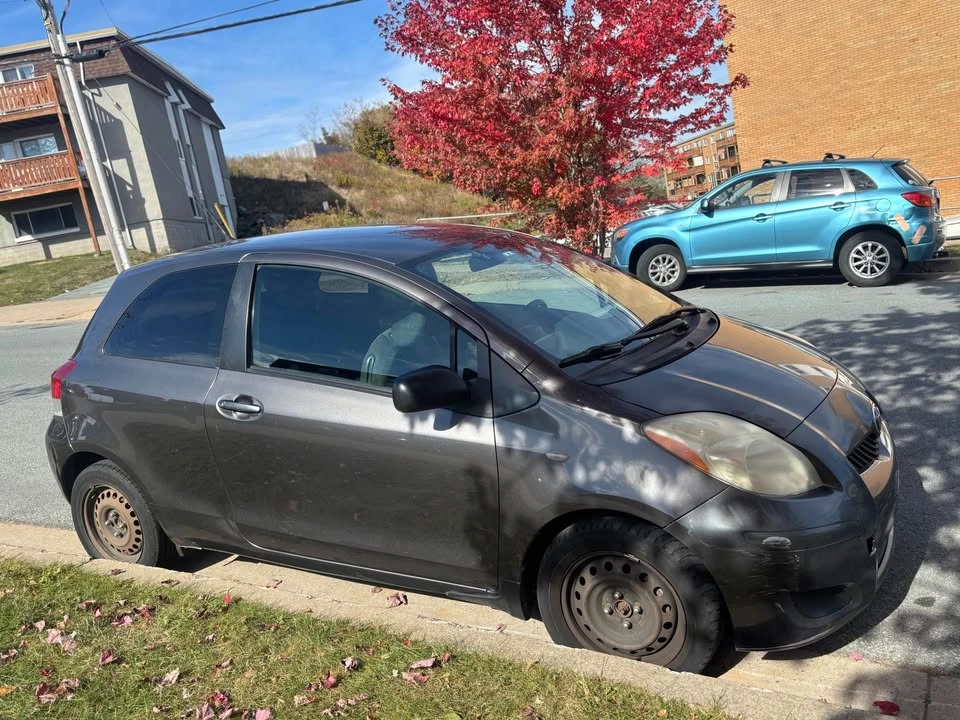 2009 Toyota Yaris - Image 2 of 3