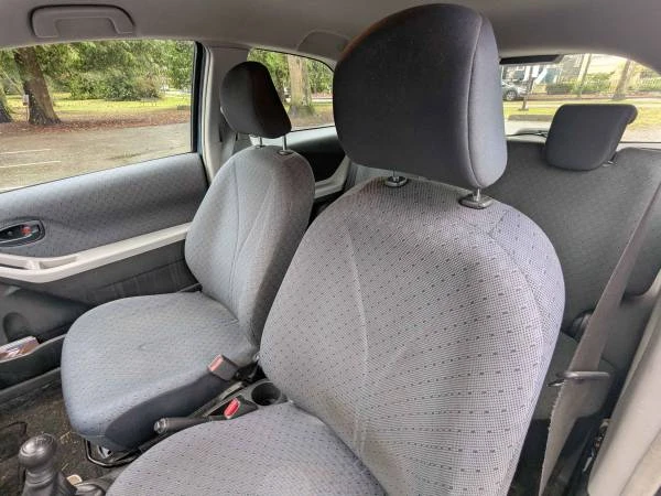 2009 Toyota Yaris - Image 6 of 10