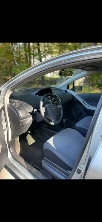 2009 Toyota Yaris - Image 9 of 11