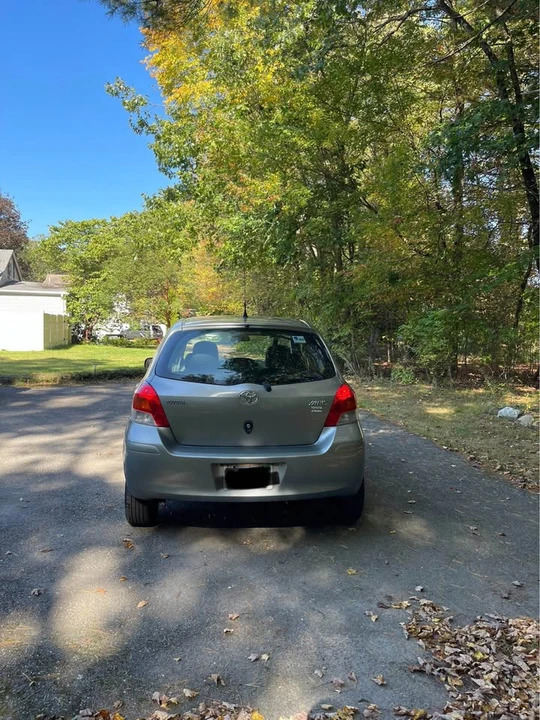 2009 Toyota Yaris - Image 2 of 11