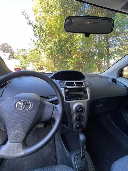 2009 Toyota Yaris - Image 7 of 11