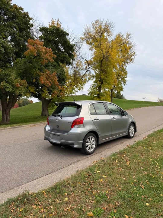 2009 Toyota Yaris - Image 7 of 17