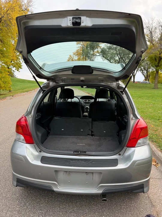 2009 Toyota Yaris - Image 10 of 17