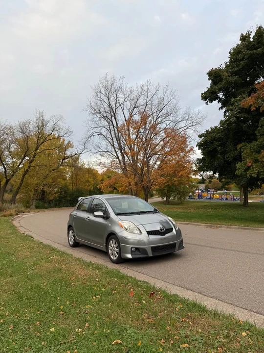 2009 Toyota Yaris - Image 9 of 17