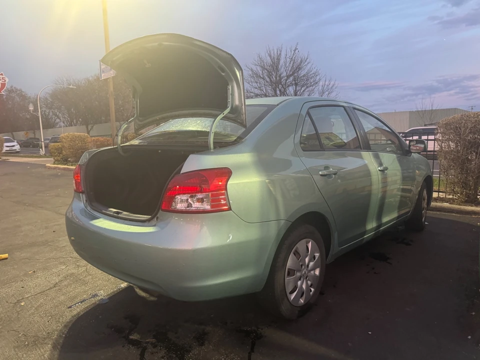2009 Toyota Yaris - Image 5 of 10