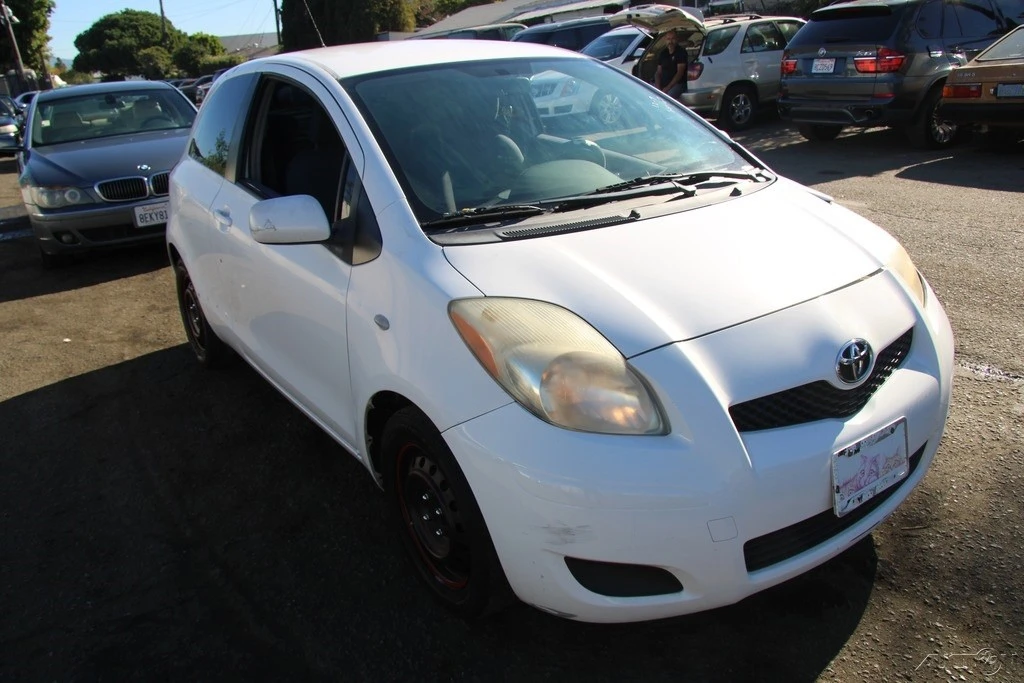 2009 Toyota Yaris - Image 8 of 21