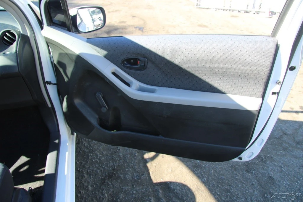 2009 Toyota Yaris - Image 20 of 21