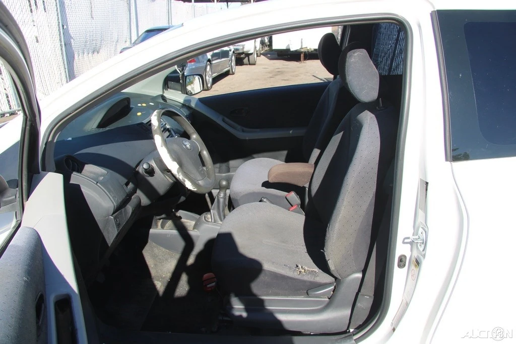 2009 Toyota Yaris - Image 11 of 21