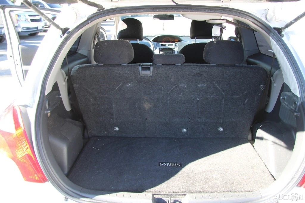 2009 Toyota Yaris - Image 18 of 21