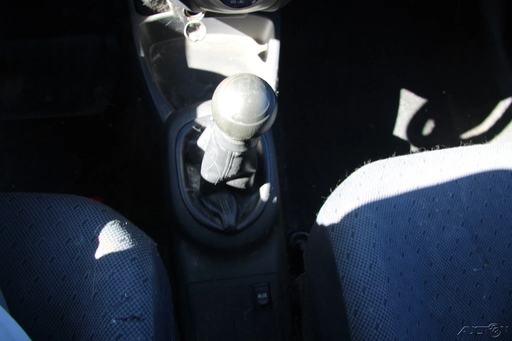 2009 Toyota Yaris - Image 16 of 21