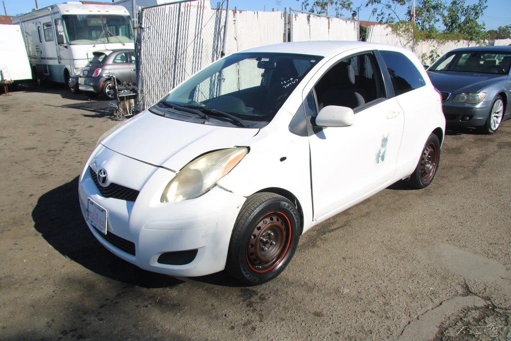 2009 Toyota Yaris - Image 2 of 21