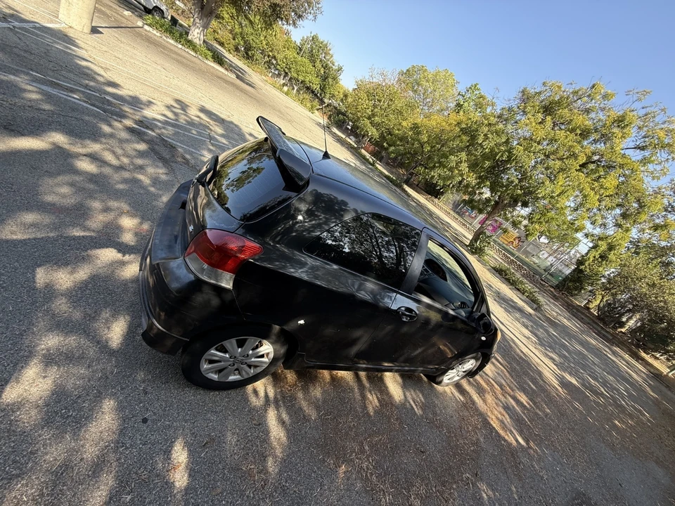 2009 Toyota Yaris - Image 2 of 6
