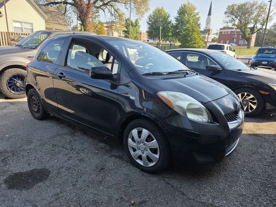 2009 Toyota Yaris - Image 2 of 7