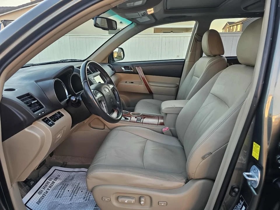 2009 Toyota Highlander - Image 10 of 20
