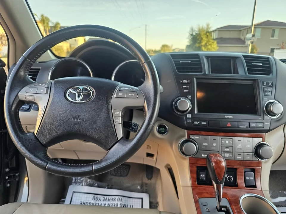 2009 Toyota Highlander - Image 13 of 20