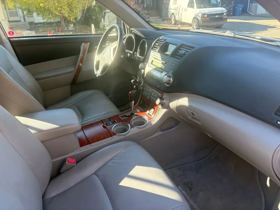 2009 Toyota Highlander - Image 7 of 8