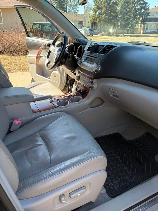 2009 Toyota Highlander - Image 13 of 16