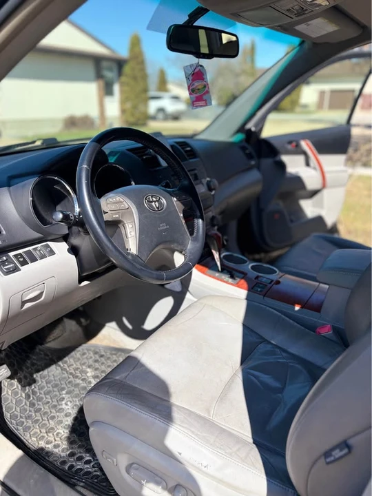 2009 Toyota Highlander - Image 12 of 16
