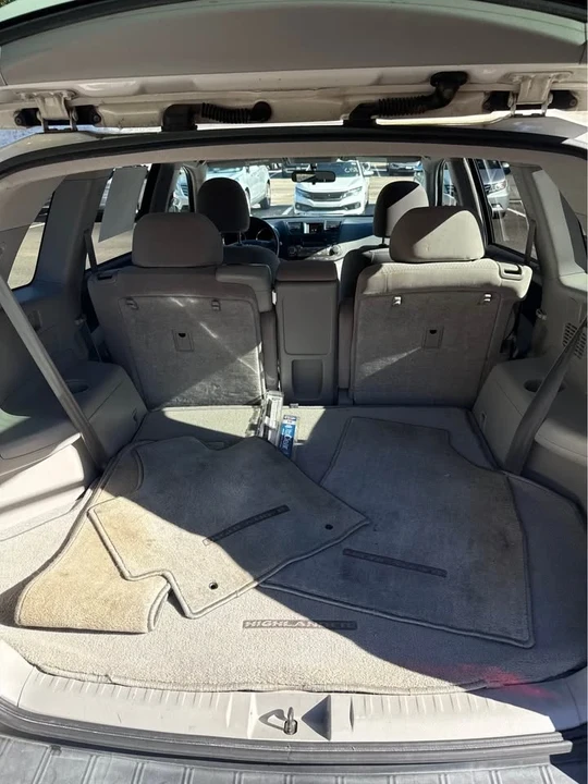 2009 Toyota Highlander - Image 12 of 16