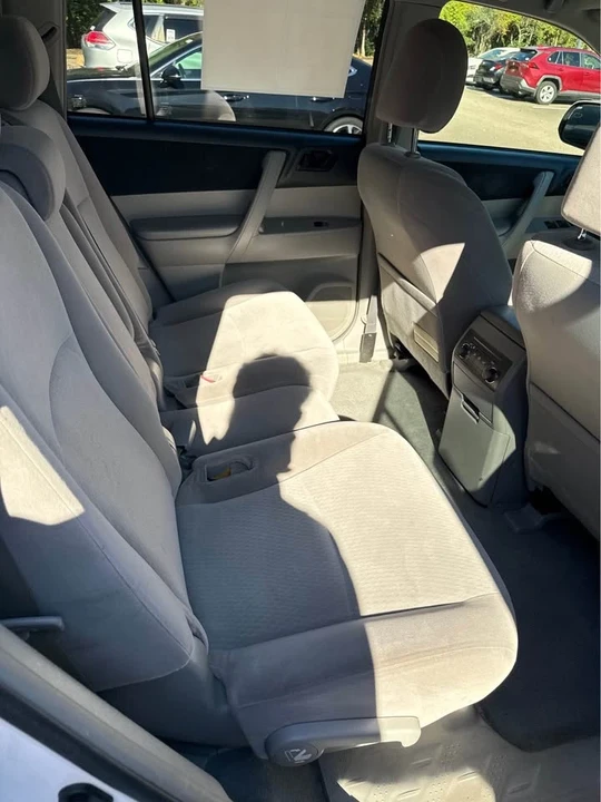 2009 Toyota Highlander - Image 14 of 16