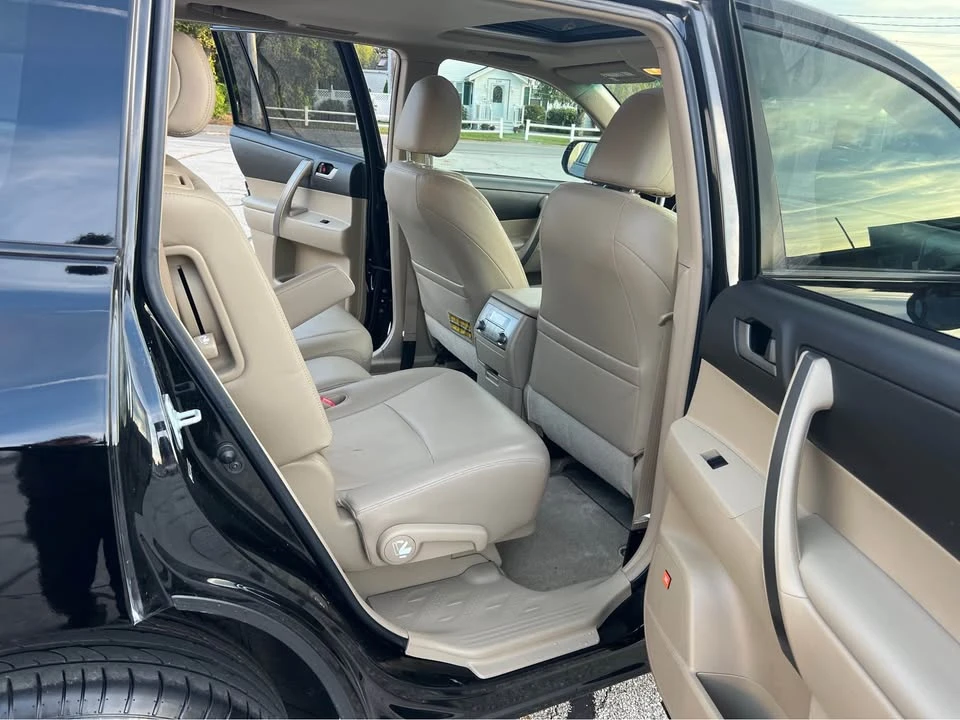 2009 Toyota Highlander - Image 8 of 20
