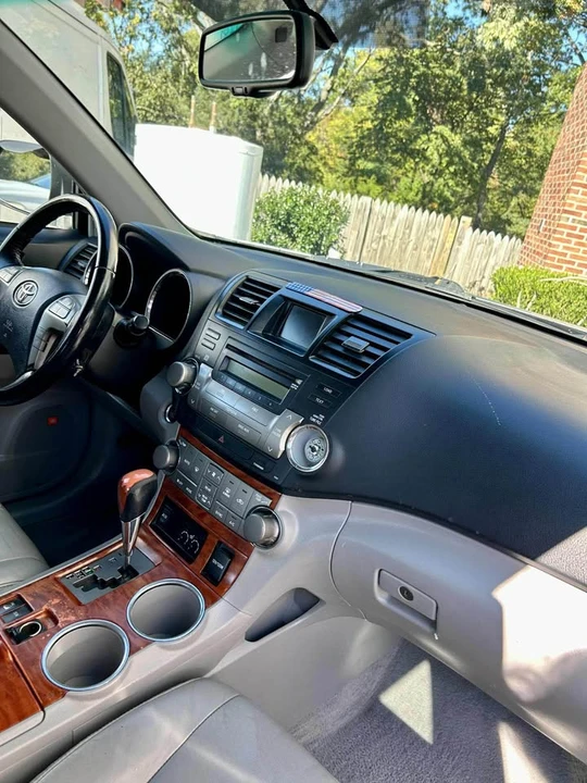 2009 Toyota Highlander - Image 11 of 16
