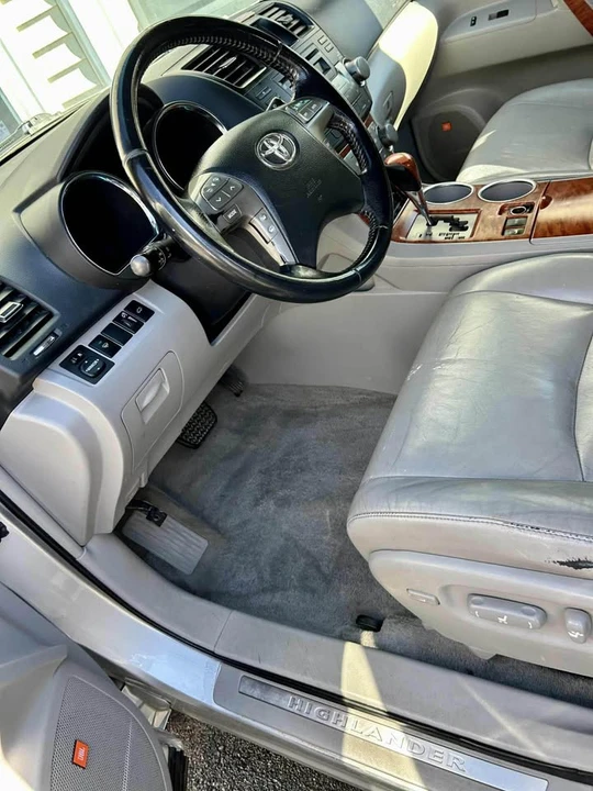 2009 Toyota Highlander - Image 8 of 16
