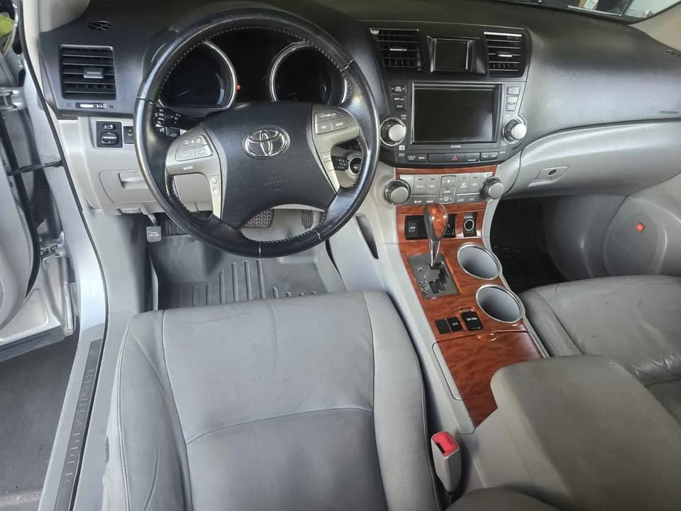 2009 Toyota Highlander - Image 7 of 10