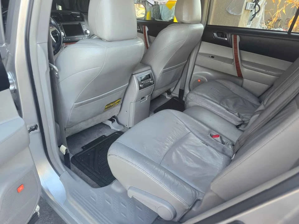 2009 Toyota Highlander - Image 8 of 10