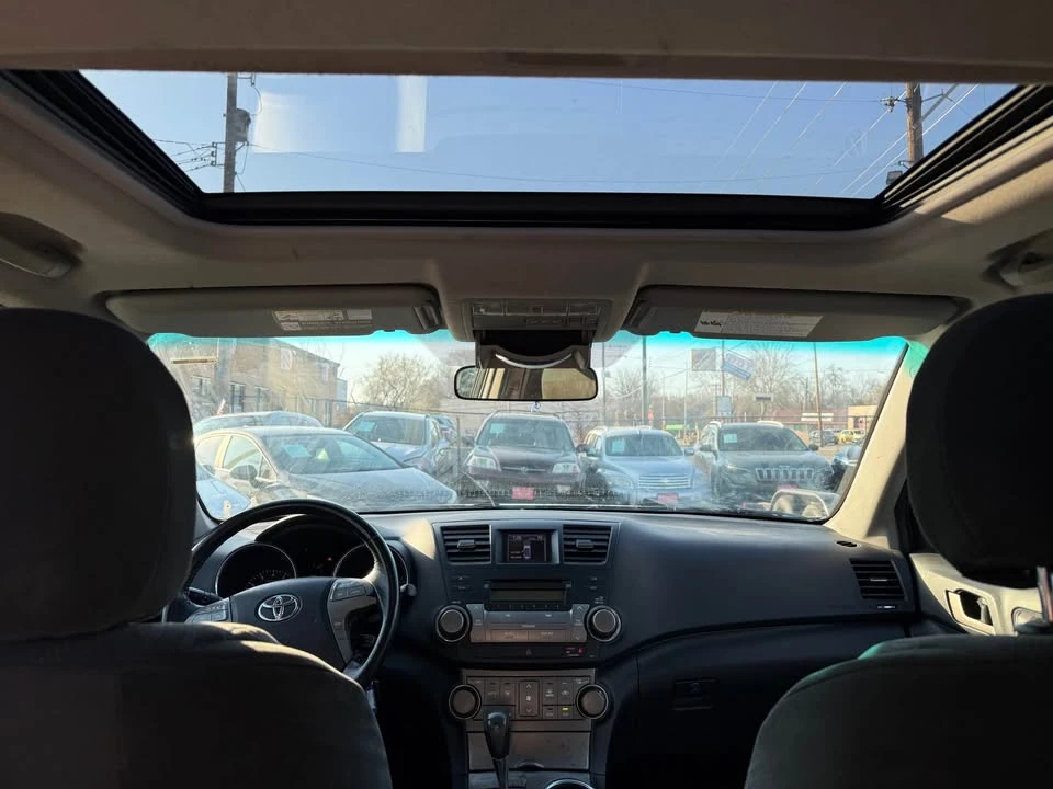 2009 Toyota Highlander - Image 10 of 16