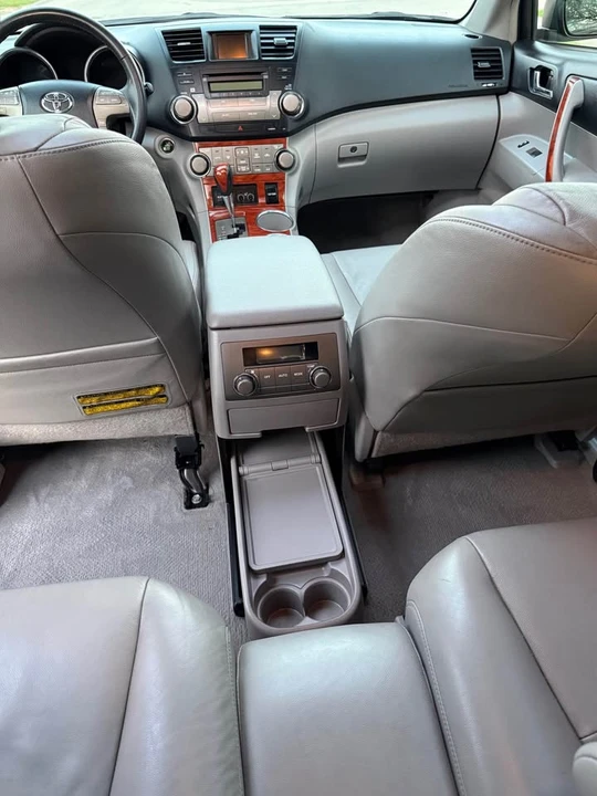 2009 Toyota Highlander - Image 14 of 18