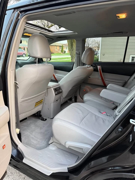 2009 Toyota Highlander - Image 12 of 18