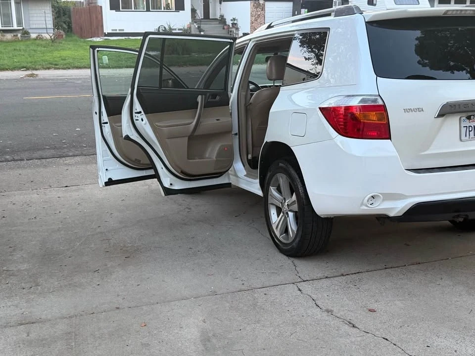 2009 Toyota Highlander - Image 10 of 16