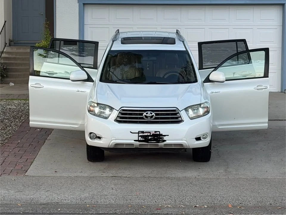 2009 Toyota Highlander - Image 2 of 16