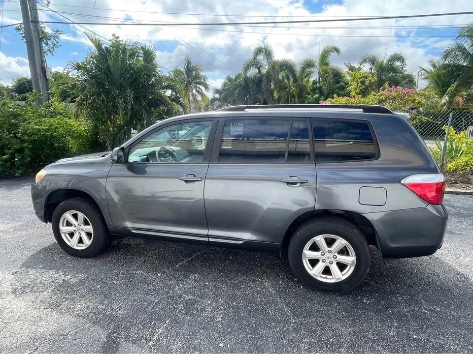 2009 Toyota Highlander - Image 9 of 18