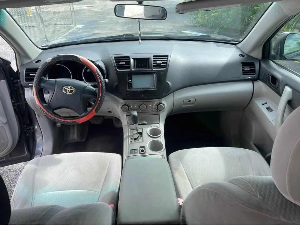2009 Toyota Highlander - Image 14 of 18