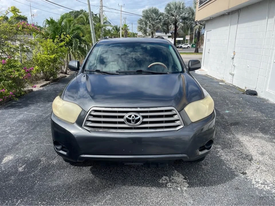 2009 Toyota Highlander - Image 2 of 18