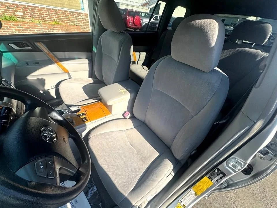 2009 Toyota Highlander - Image 15 of 19