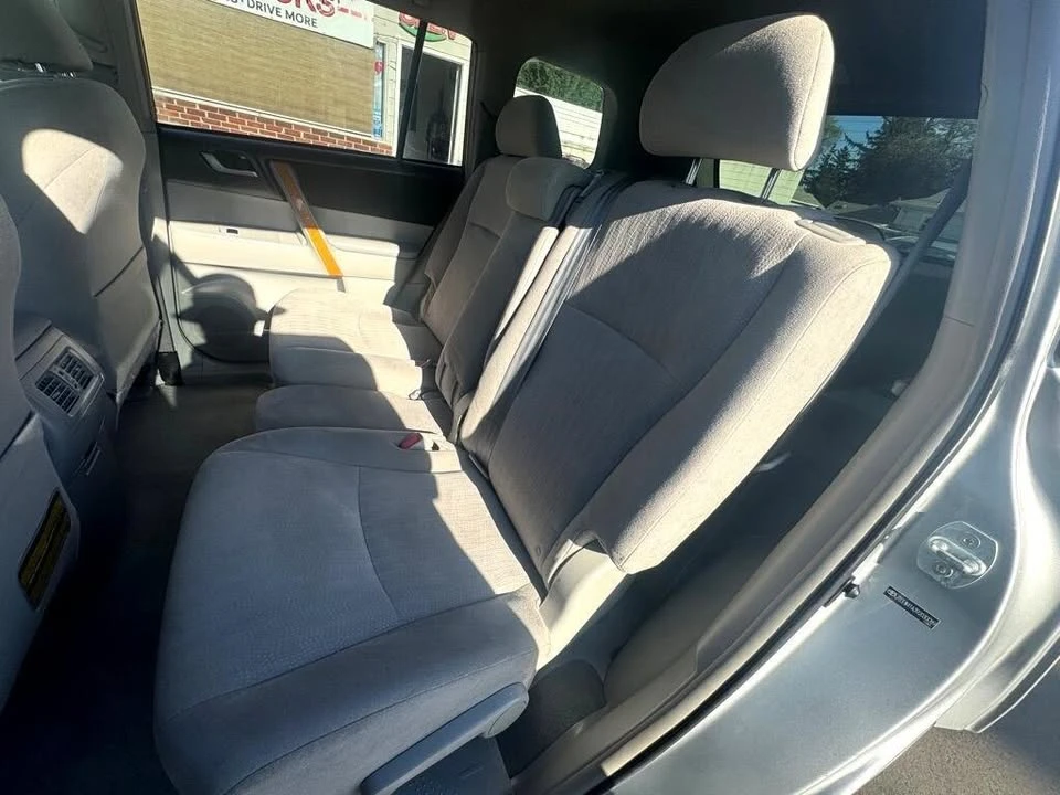 2009 Toyota Highlander - Image 16 of 19