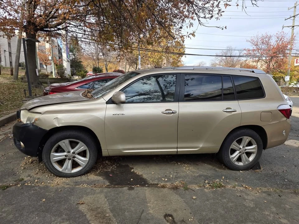 2009 Toyota Highlander - Image 2 of 2