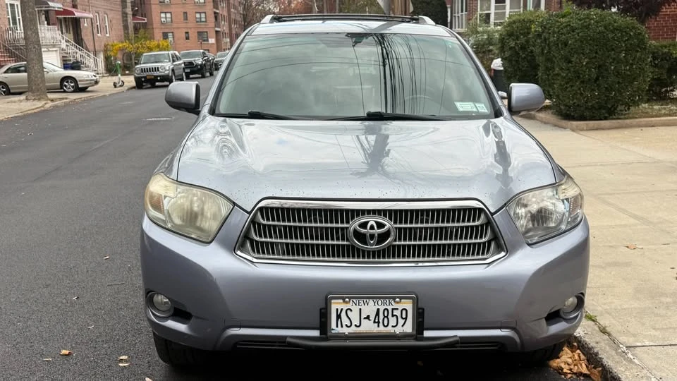 2009 Toyota Highlander - Image 2 of 18