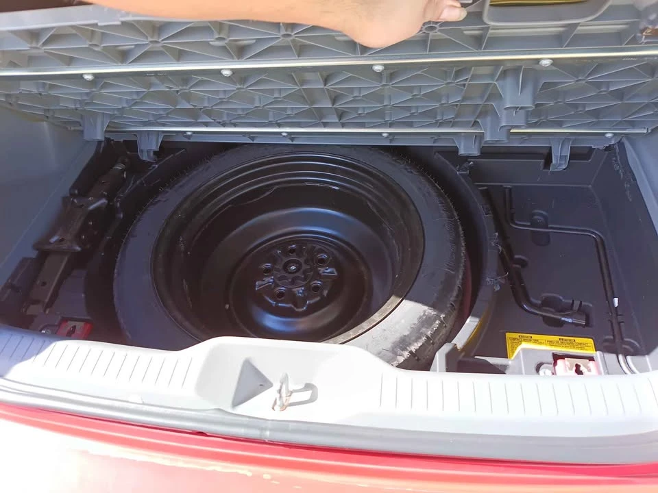 2009 Toyota Matrix 2nd Gen - Image 14 of 19